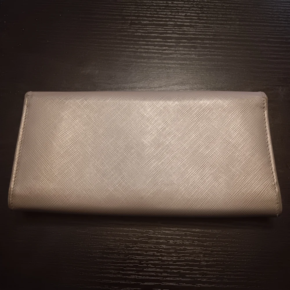 Salvatore Ferragamo Grey Leather Wallet With Silver Hardware (EUC) - Picture 3 of 13